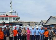 Bantuan air bersih ke Pulau Gili Ketapang terus mengalir