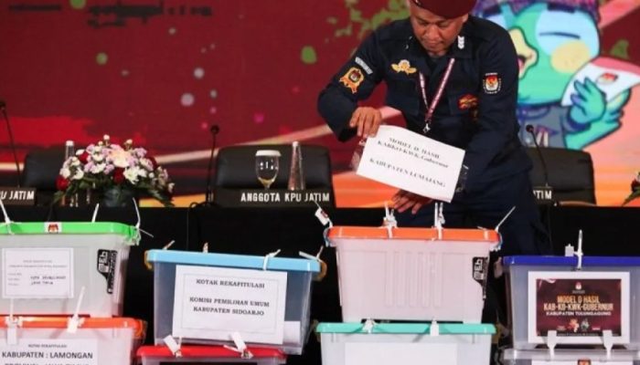 KPU Jatim tahan Rekapitulasi Suara Kota Surabaya