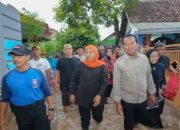 Khofifah beri bantuan untuk warga terdampak banjir Pasuruan