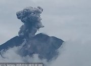 Semeru kembali erupsi beberapa kali hingga 1.200 meter