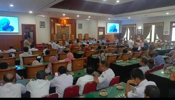LSM Bintara Dampingi Para Petani Audensi Dengan Komisi B DPRD Tulungagung