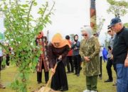 Khofifah tanam Pohon Maja di IKN simbol Jatim jadi gerbang baru Nusantara