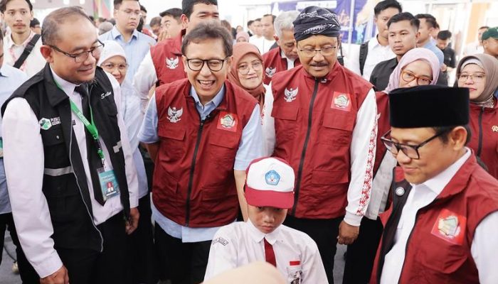Siswa Sekolah Rakyat Langsung Jalani Cek Kesehatan Gratis Menkes Budi Pastikan Siswa Bebas Penyakit