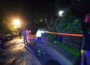 Polsek Pagerwojo Bersama Tiga Pilar Gercep Tangani Bencana Tanah Longsor Jalan Raya Pagerwojo