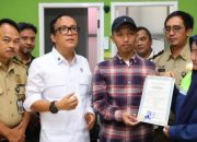 Wamenaker tegaskan tak mentoleransi praktik penahanan ijazah karyawan