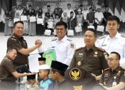 Kajati Jatim Serahkan Penetapan Perwalian Anak, Wujud Nyata Perlindungan Hukum yang Humanis