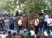 Masyarakat Wonorejo 212 “Loro Siji Loro Kabeh” Desak Bupati Perbaiki Jalan Selingkar Waduk.