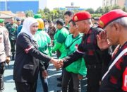 Sinergi Jaga Kondusivitas: Khofifah Ajak Masyarakat Aktifkan Siskamling dan Tangkal Hoaks