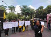 Gelar Demo, LMI Desak Bupati Tulungagung Perbaiki Tata Kelola Pemerintahan dan Anti Korupsi.