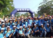 Bupati Gatut Sunu Berangkatkan Jalan Sehat Dalam Rangka HUT PGRI Ke – 80