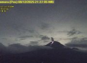 Gunung Semeru Erupsi Lagi, Luncurkan Lava Pijar dan Letusan 1.000 Meter