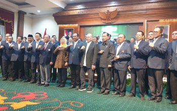 Marciano Norman Kukuhkan Pengurus KONI Jatim 2025–2029, Target Prestasi Nasional Harus Tembus Puncak