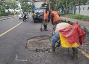 OPRIT VIADUCT KARANGKATES SEMPAT AMBLES, BBPJN JATIM–BALI LAKUKAN PENAMBALAN