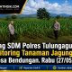 Kabag SDM Polres Tulungagung Monitoring Tanaman Jagung di Desa Bendungan
