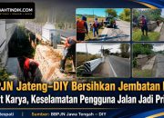 BBPJN Jateng–DIY Bersihkan Jembatan lewat Padat Karya, Keselamatan Pengguna Jalan Jadi Prioritas
